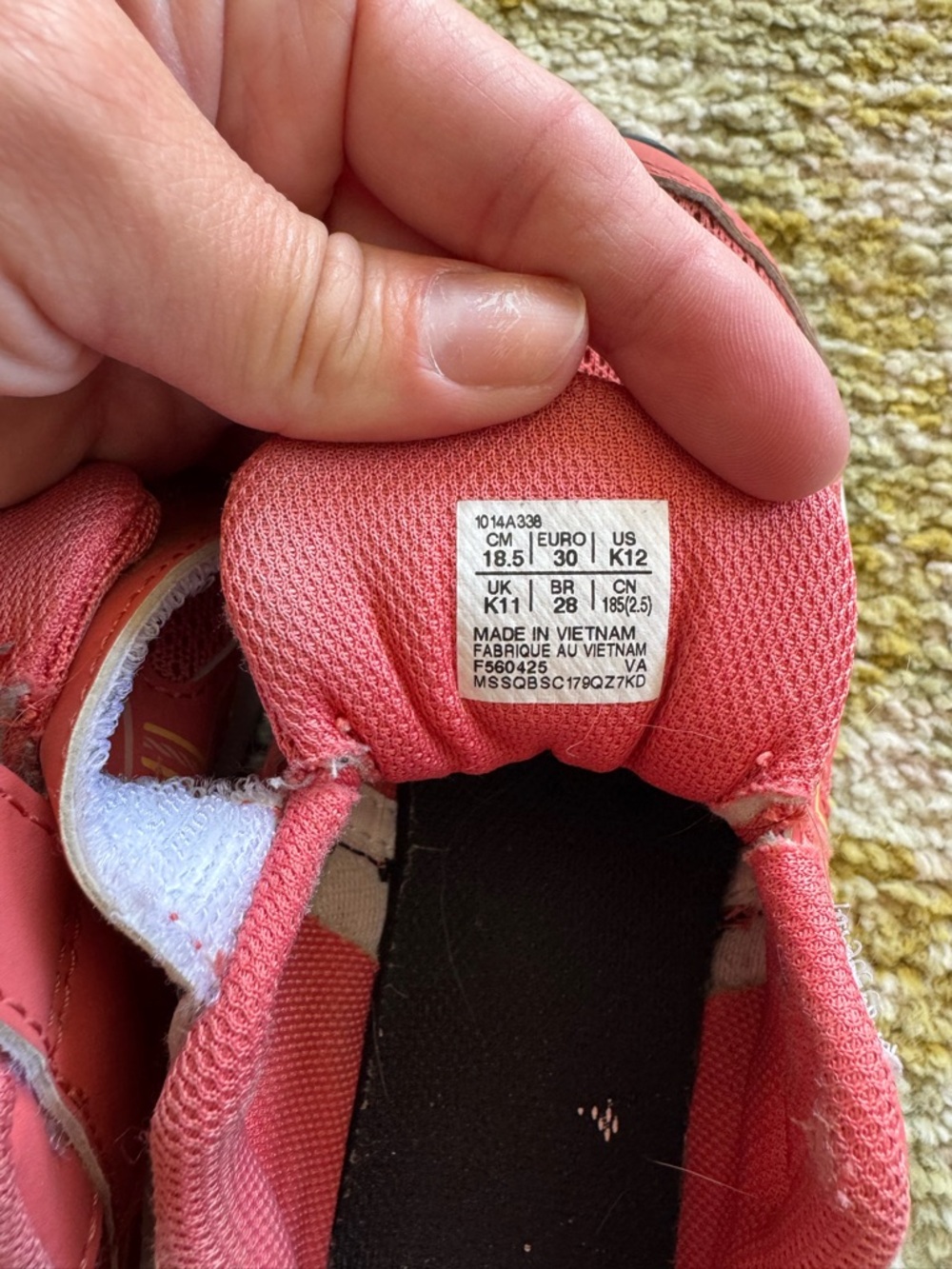 ASICS - Picture 10 of 10